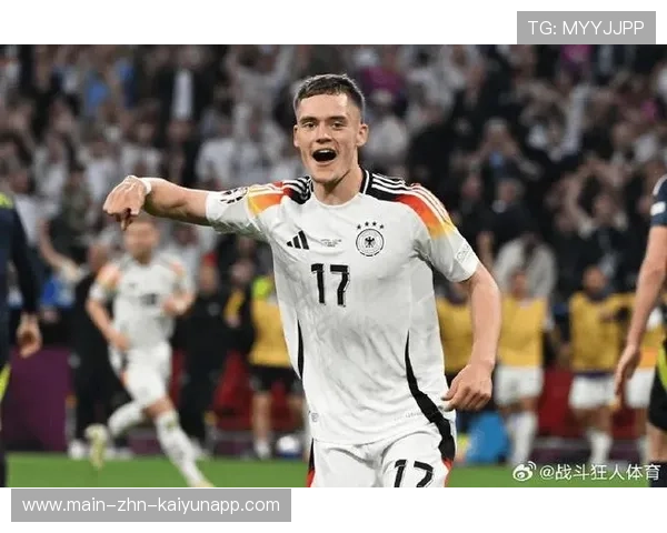 勒沃库森进行前场无球跑动训练，维尔茨参与度极高